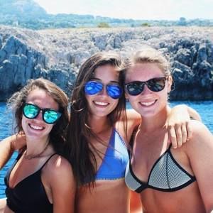 Meet your Posher, Ally